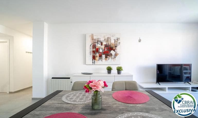 Apartamento de 2 habitaciones en Empuriabrava en venta con piscina - 257.000 € (Ref: 10165183)