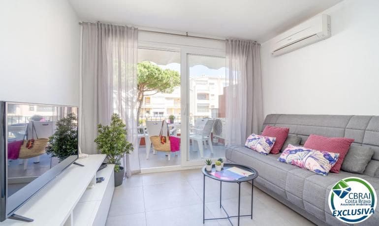 Apartamento de 2 habitaciones en Empuriabrava en venta con piscina - 257.000 € (Ref: 10165183)