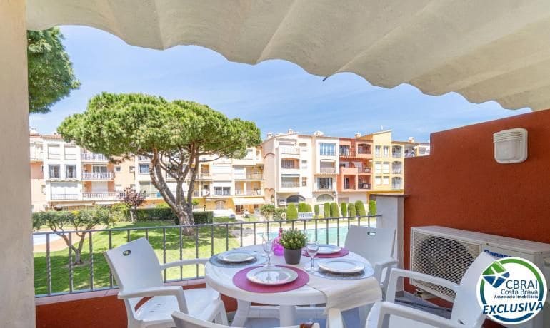 Apartamento de 2 habitaciones en Empuriabrava en venta con piscina - 257.000 € (Ref: 10165183)