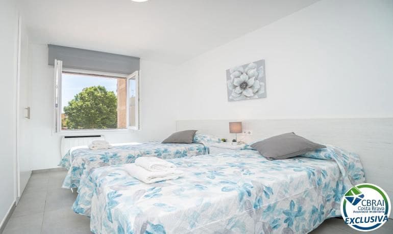 Apartamento de 2 habitaciones en Empuriabrava en venta con piscina - 257.000 € (Ref: 10165183)