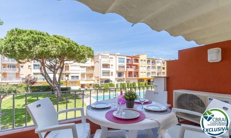 Apartamento de 2 habitaciones en Empuriabrava en venta con piscina - 257.000 € (Ref: 10165183)