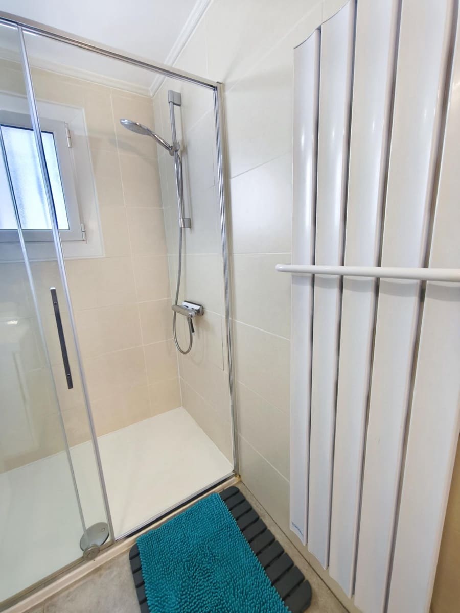 3 bedroom Apartment for sale in Roses with pool garage - € 335,000 (Ref: 10171878)