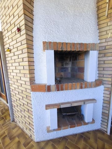 3 bedroom Apartment for sale in Roses with pool garage - € 335,000 (Ref: 10171878)