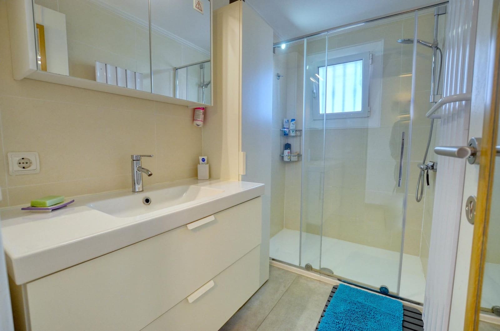 3 bedroom Apartment for sale in Roses with pool garage - € 335,000 (Ref: 10171878)