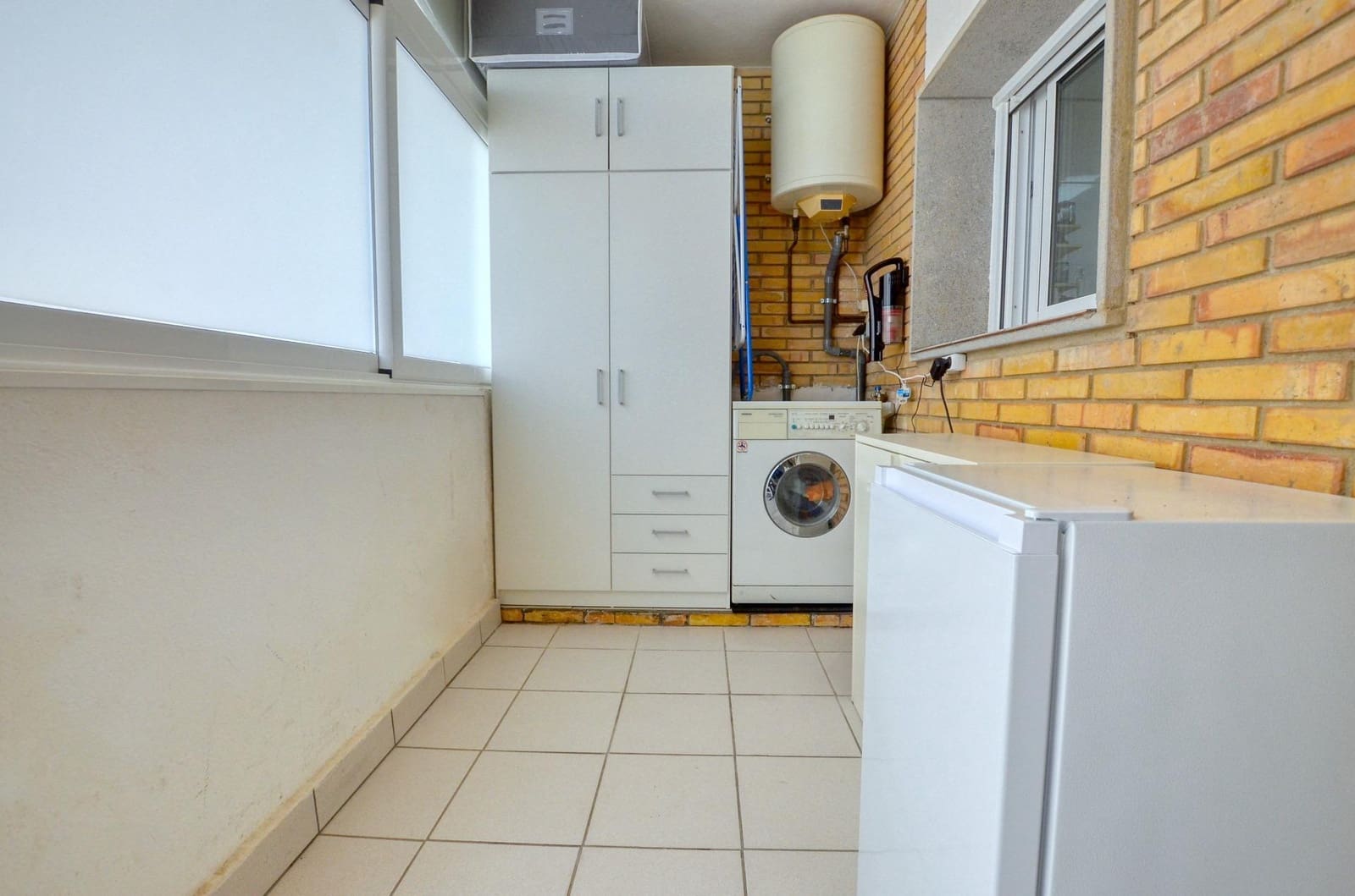 3 bedroom Apartment for sale in Roses with pool garage - € 335,000 (Ref: 10171878)