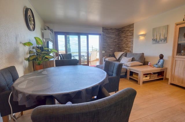 3 bedroom Apartment for sale in Roses with pool garage - € 335,000 (Ref: 10171878)