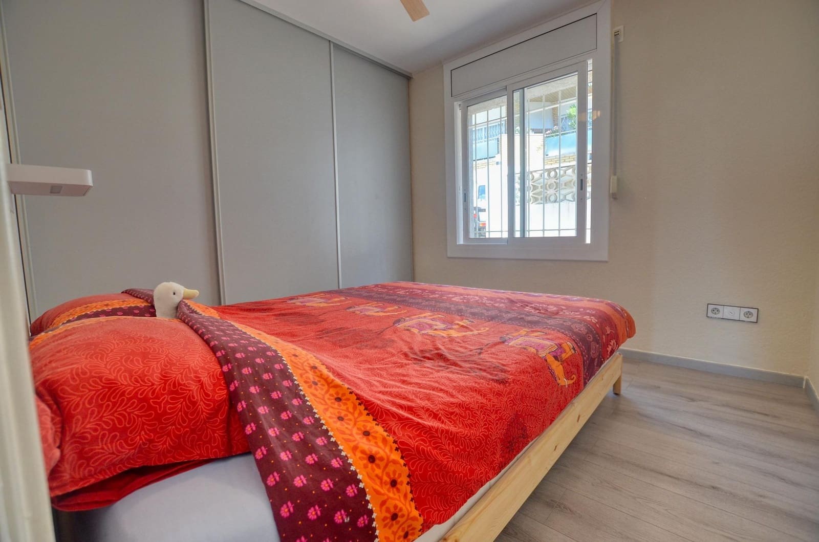 3 bedroom Apartment for sale in Roses with pool garage - € 335,000 (Ref: 10171878)