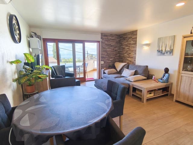 3 bedroom Apartment for sale in Roses with pool garage - € 335,000 (Ref: 10171878)