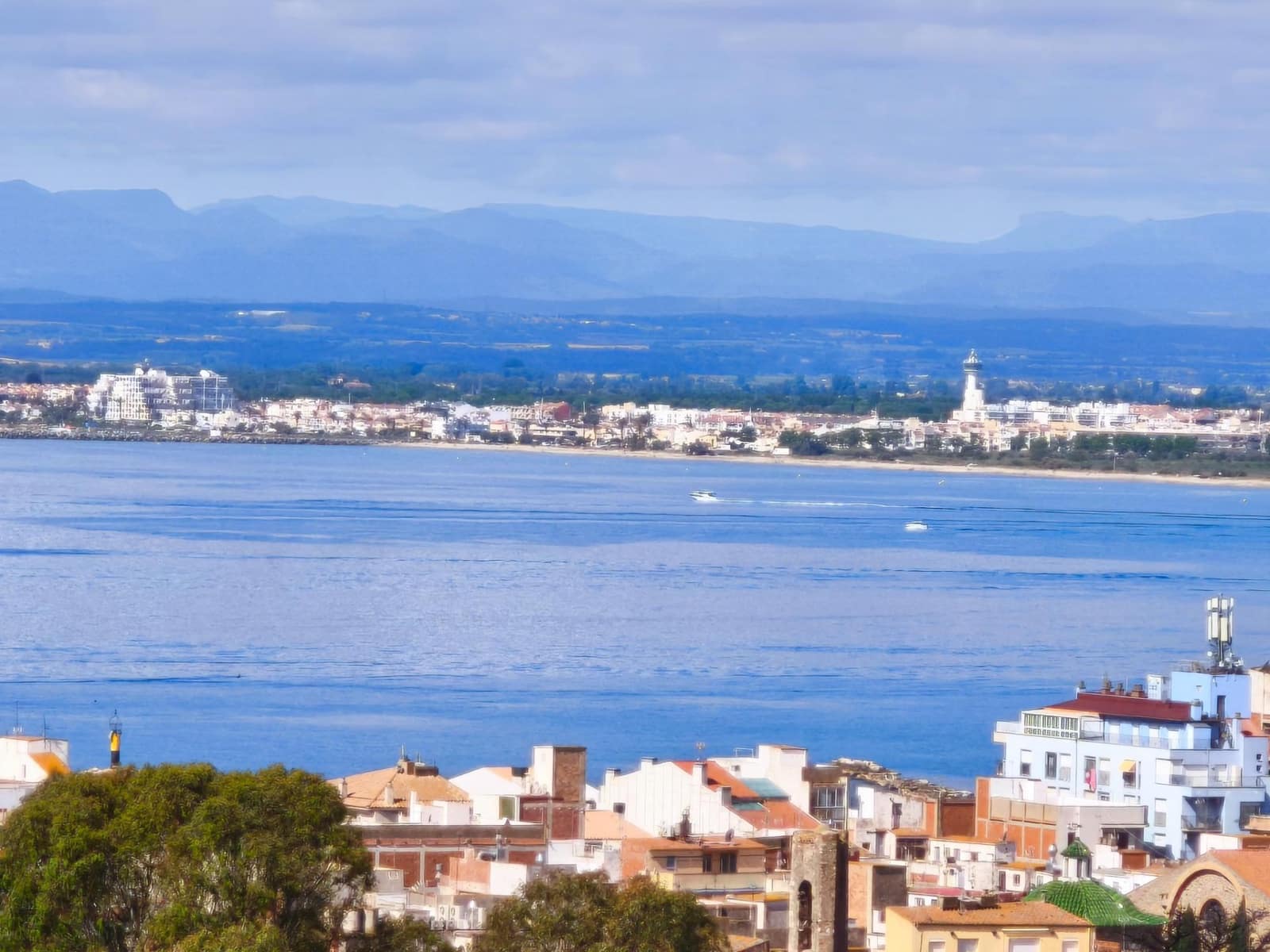 3 bedroom Apartment for sale in Roses with pool garage - € 335,000 (Ref: 10171878)