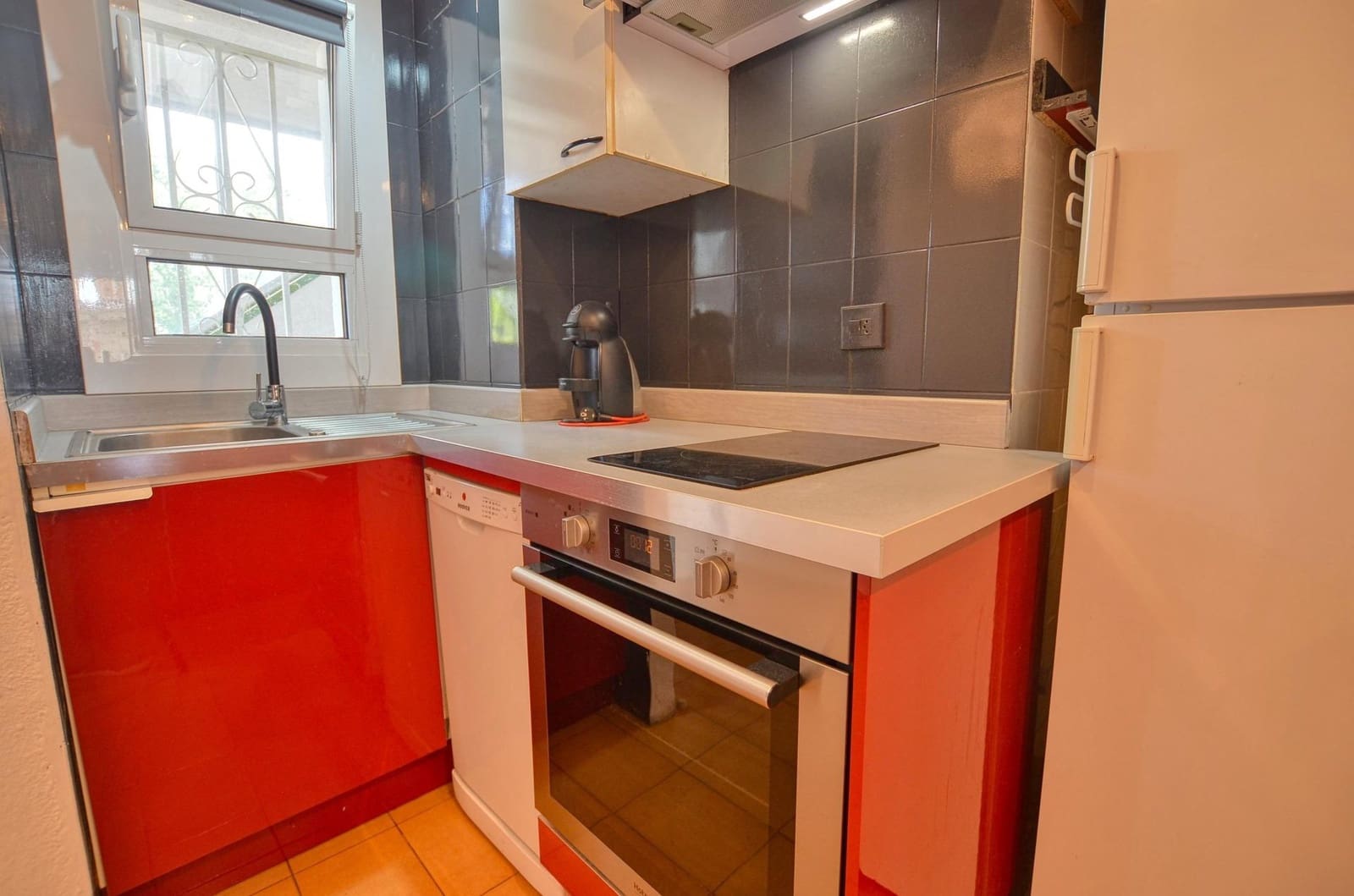 2 bedroom Apartment for sale in Roses with garage - € 185,000 (Ref: 10171879)