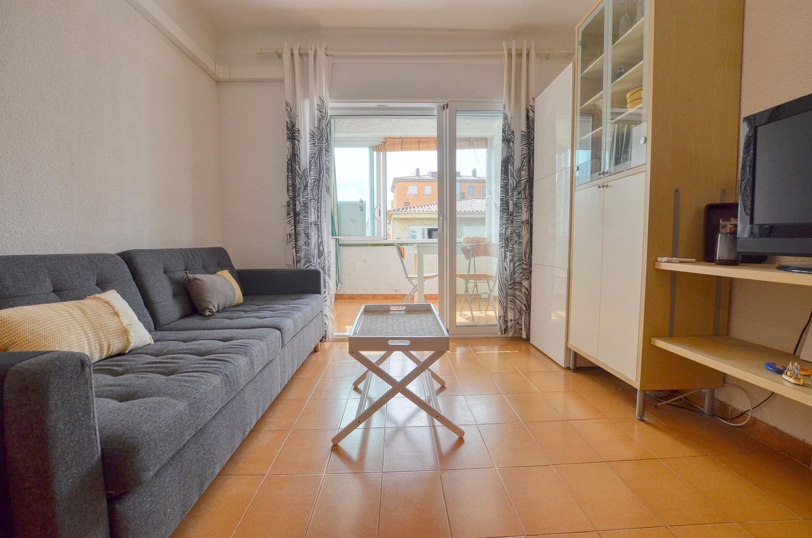 2 bedroom Apartment for sale in Roses with garage - € 185,000 (Ref: 10171879)