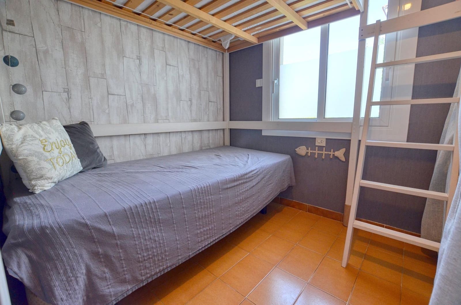 2 bedroom Apartment for sale in Roses with garage - € 185,000 (Ref: 10171879)