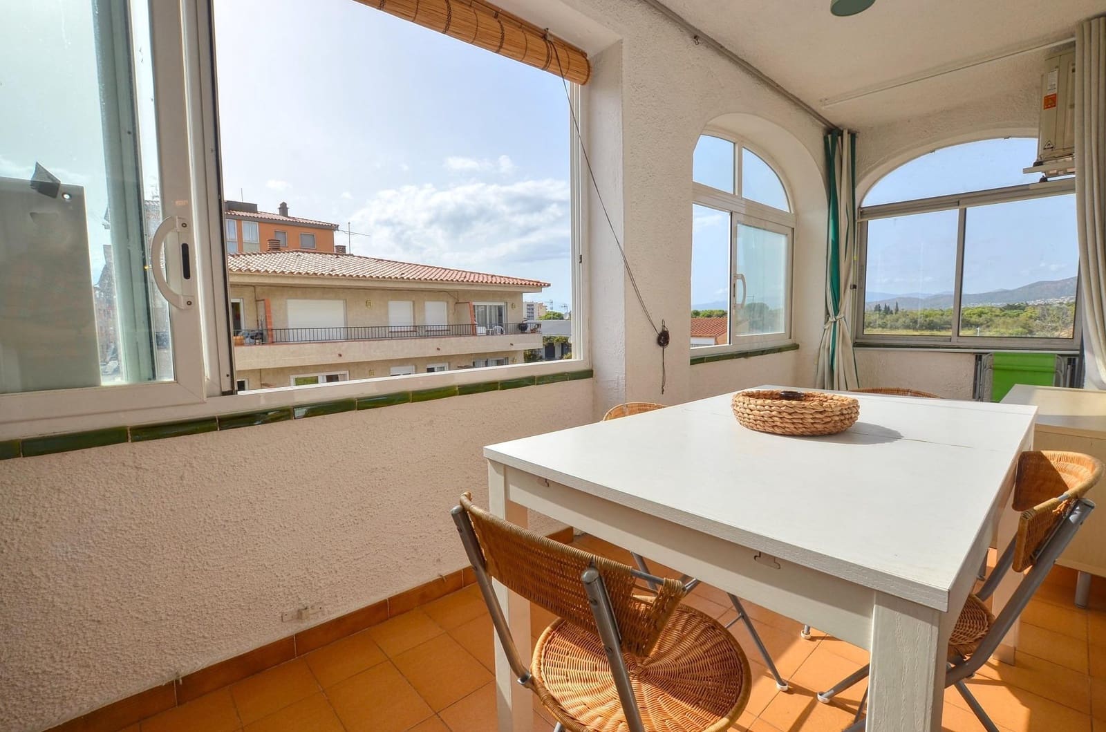 2 bedroom Apartment for sale in Roses with garage - € 185,000 (Ref: 10171879)