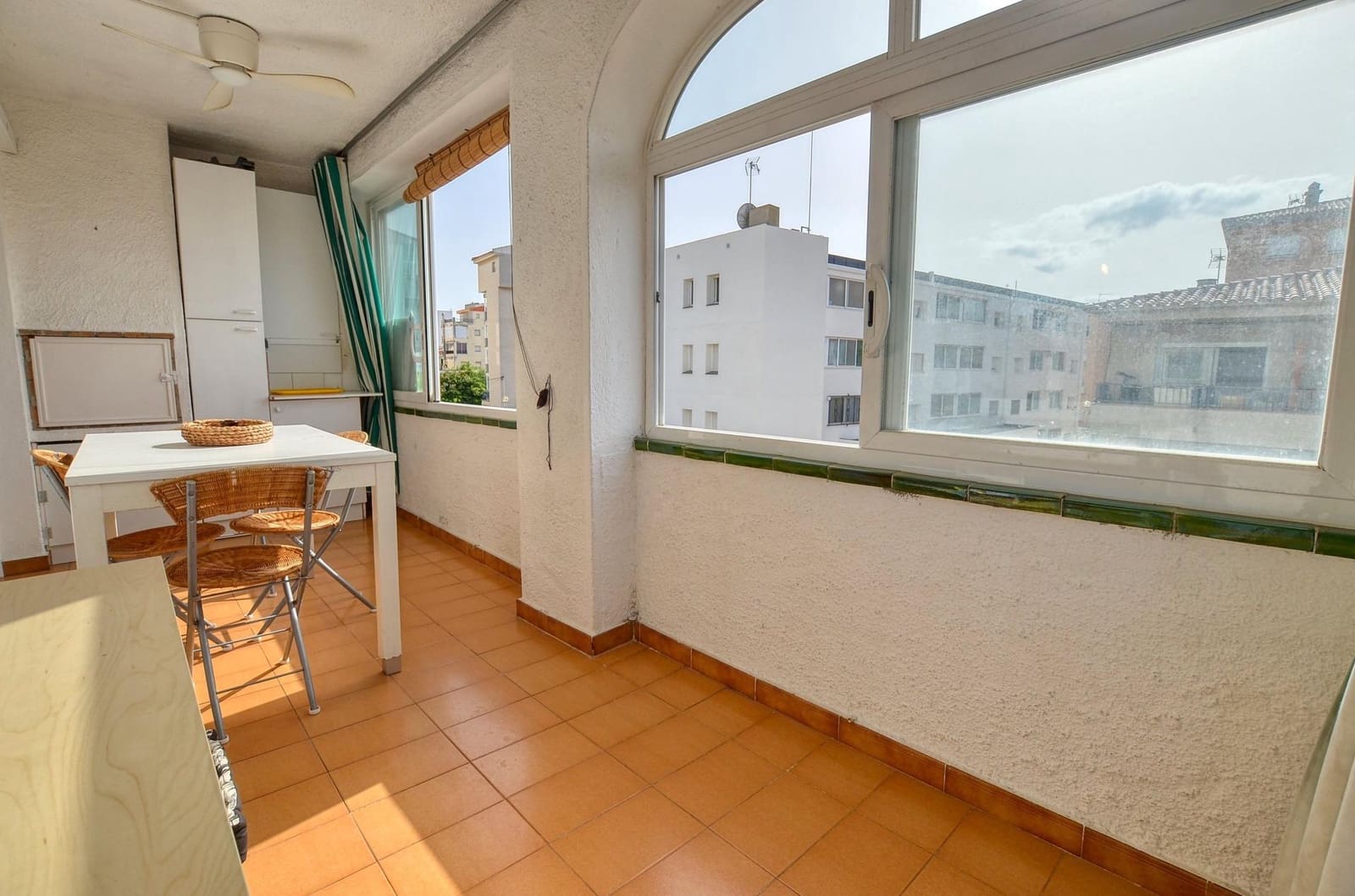 2 bedroom Apartment for sale in Roses with garage - € 185,000 (Ref: 10171879)
