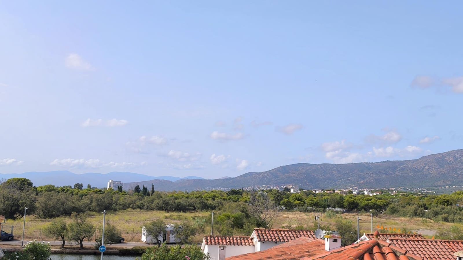2 bedroom Apartment for sale in Roses with garage - € 185,000 (Ref: 10171879)