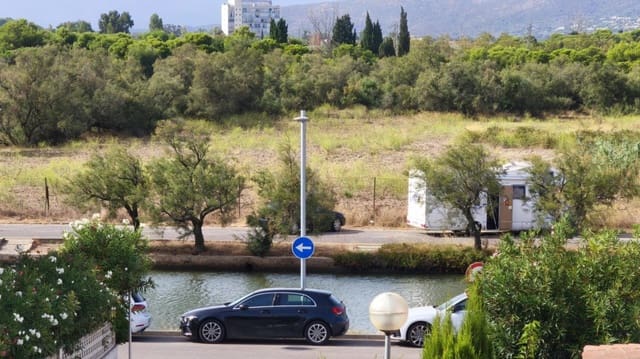 2 bedroom Apartment for sale in Roses with garage - € 185,000 (Ref: 10171879)
