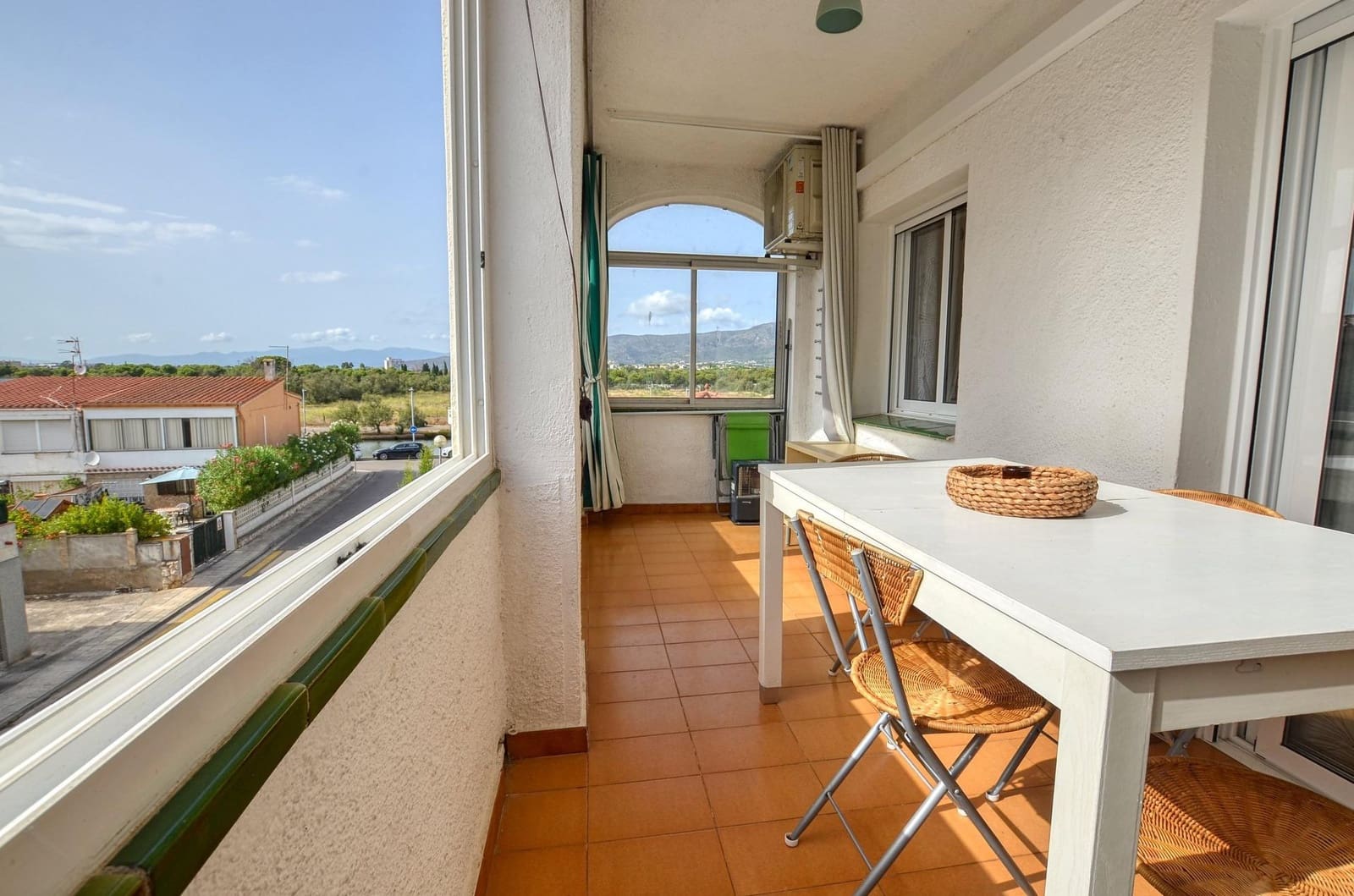 2 bedroom Apartment for sale in Roses with garage - € 185,000 (Ref: 10171879)