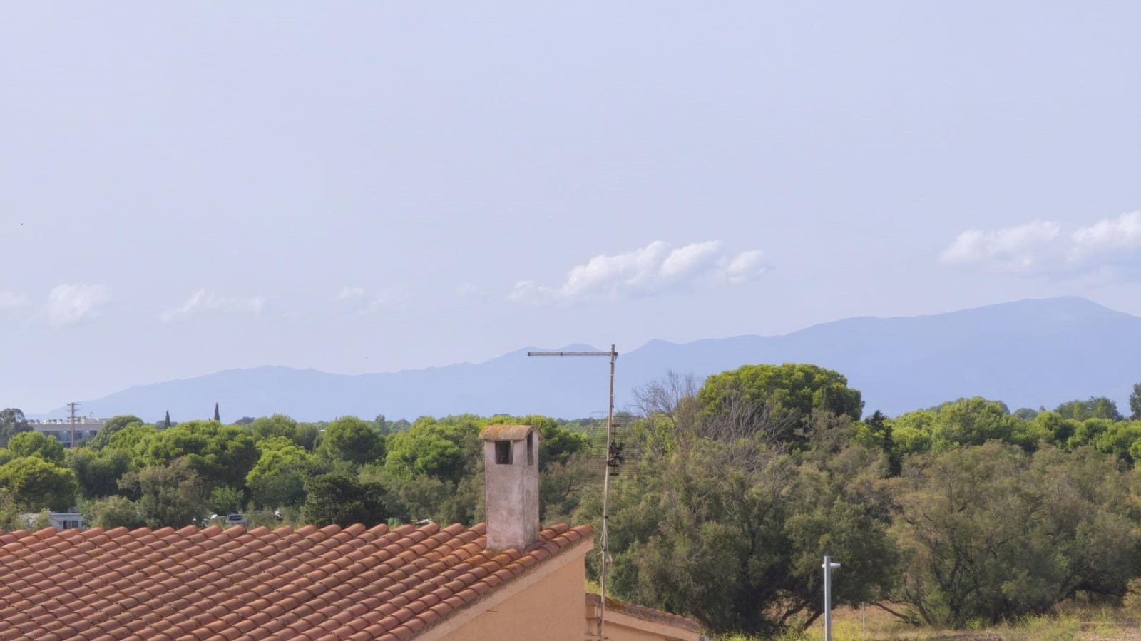 2 bedroom Apartment for sale in Roses with garage - € 185,000 (Ref: 10171879)
