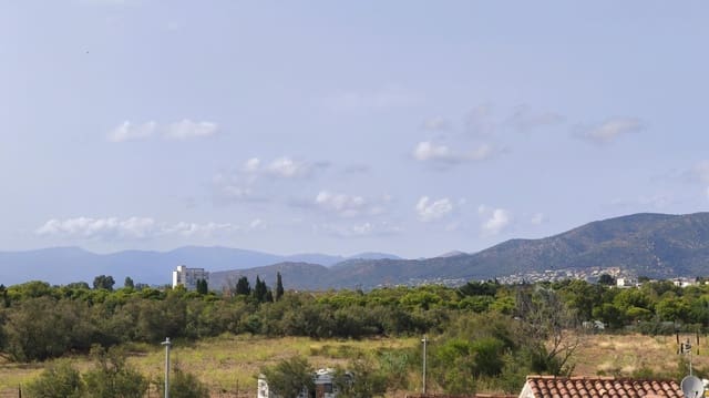 2 bedroom Apartment for sale in Roses with garage - € 185,000 (Ref: 10171879)