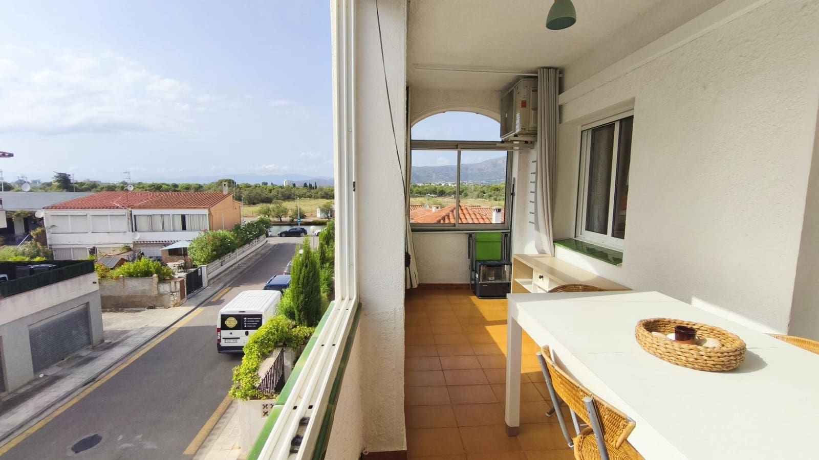 2 bedroom Apartment for sale in Roses with garage - € 185,000 (Ref: 10171879)