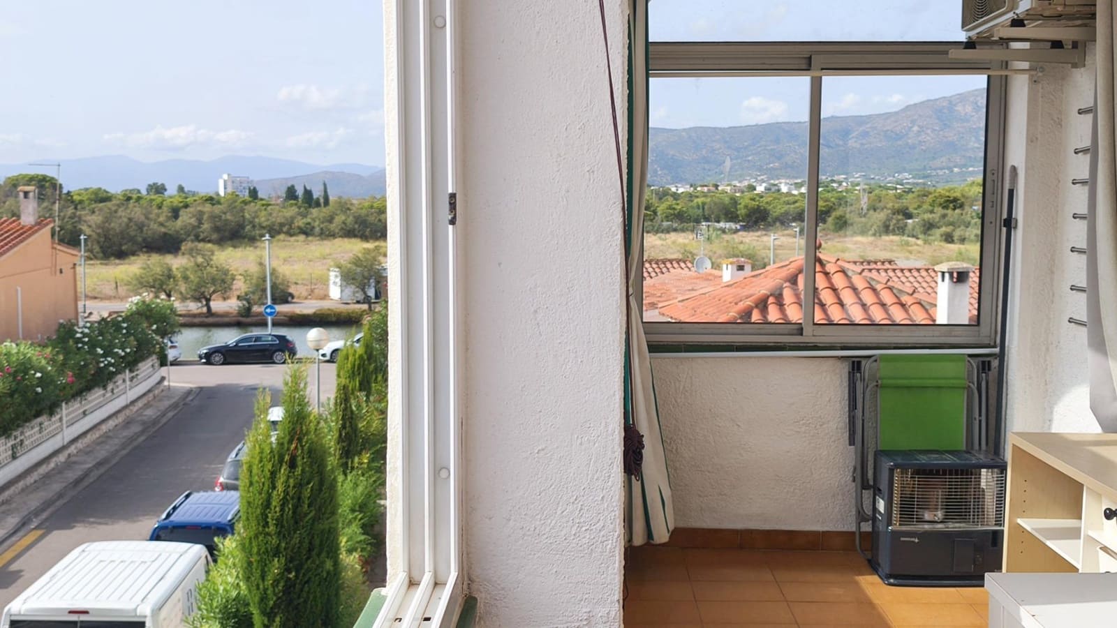 2 bedroom Apartment for sale in Roses with garage - € 185,000 (Ref: 10171879)