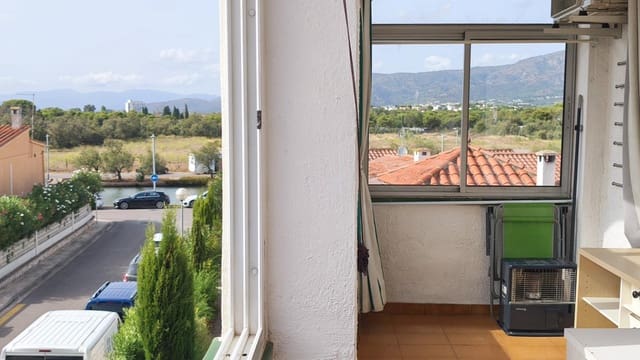 2 bedroom Apartment for sale in Roses with garage - € 185,000 (Ref: 10171879)