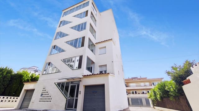 2 bedroom Apartment for sale in Roses with garage - € 185,000 (Ref: 10171879)