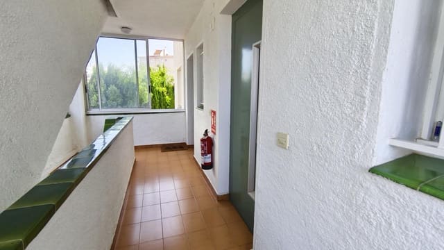 2 bedroom Apartment for sale in Roses with garage - € 185,000 (Ref: 10171879)