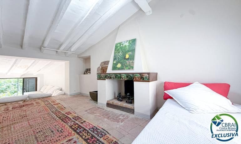 3 slaapkamer Flat te koop in Espolla - € 490.000 (Ref: 10174127)