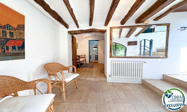 3 slaapkamer Flat te koop in Espolla - € 490.000 (Ref: 10174127)