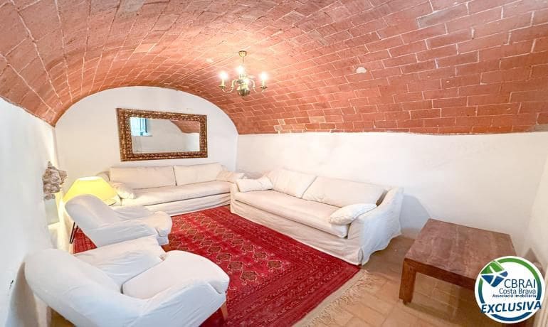 3 slaapkamer Flat te koop in Espolla - € 490.000 (Ref: 10174127)