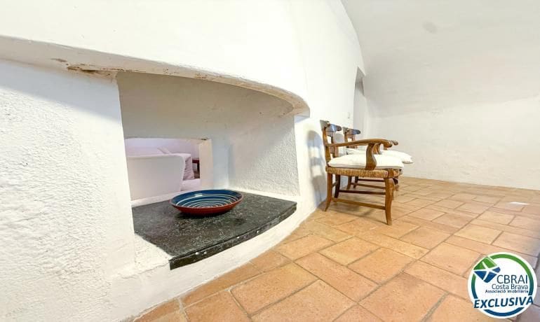 3 slaapkamer Flat te koop in Espolla - € 490.000 (Ref: 10174127)