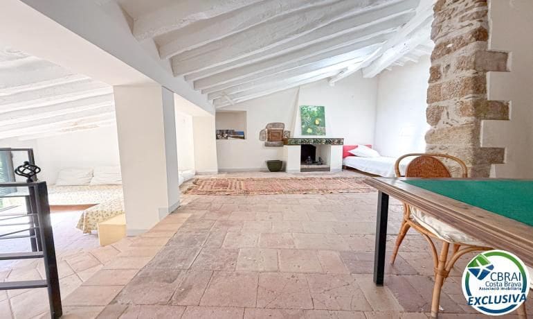 3 slaapkamer Flat te koop in Espolla - € 490.000 (Ref: 10174127)