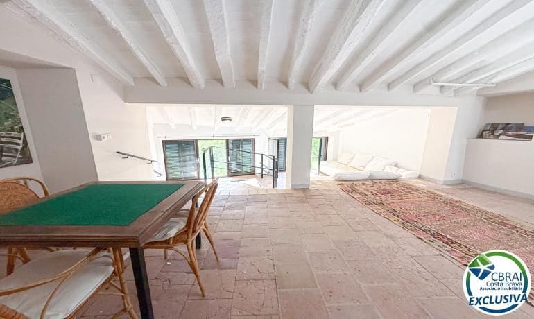 3 slaapkamer Flat te koop in Espolla - € 490.000 (Ref: 10174127)