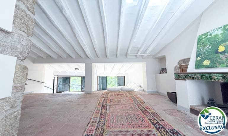 3 slaapkamer Flat te koop in Espolla - € 490.000 (Ref: 10174127)