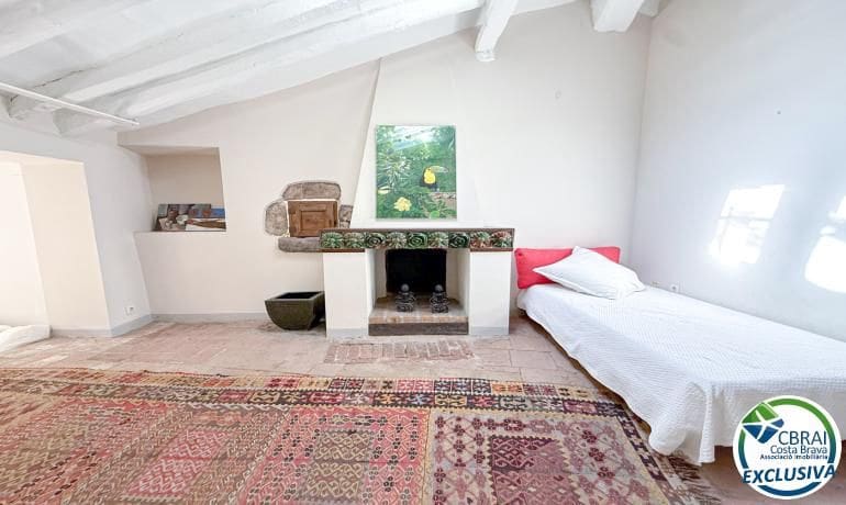 3 slaapkamer Flat te koop in Espolla - € 490.000 (Ref: 10174127)