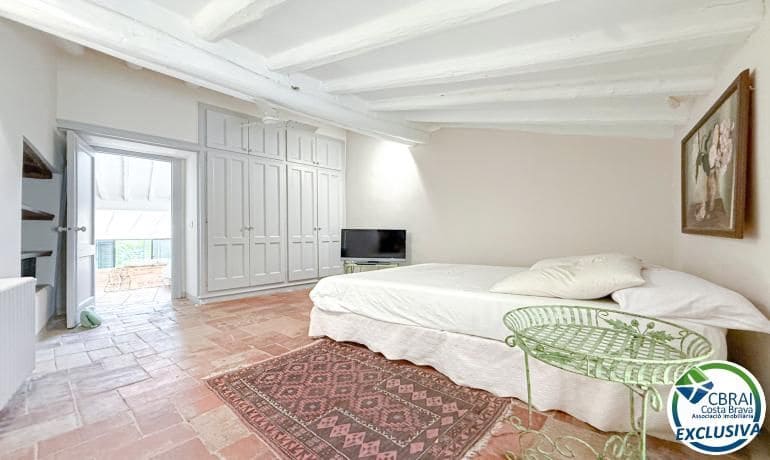 3 slaapkamer Flat te koop in Espolla - € 490.000 (Ref: 10174127)