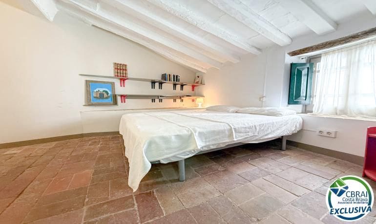 3 slaapkamer Flat te koop in Espolla - € 490.000 (Ref: 10174127)