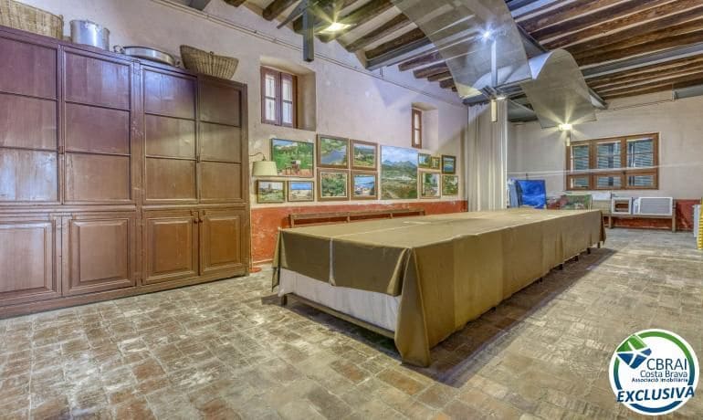 3 slaapkamer Flat te koop in Espolla - € 490.000 (Ref: 10174127)