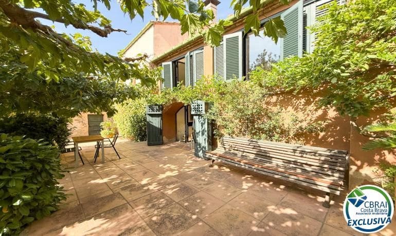 3 slaapkamer Flat te koop in Espolla - € 490.000 (Ref: 10174127)