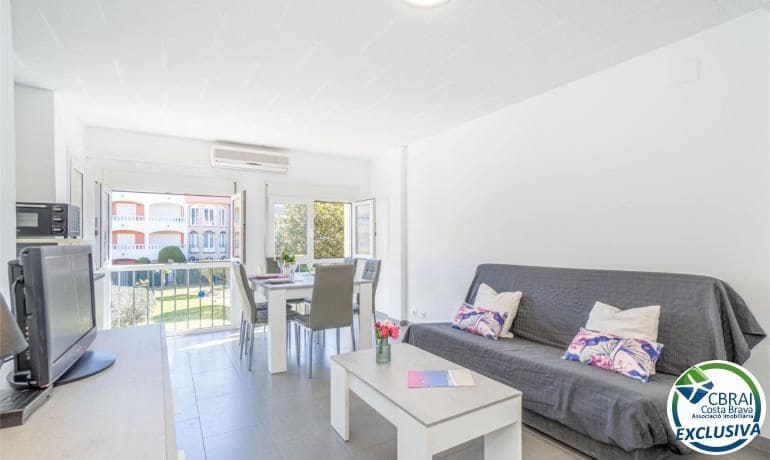 2 slaapkamer Appartement te koop in Empuriabrava met zwembad - € 185.000 (Ref: 10180771)