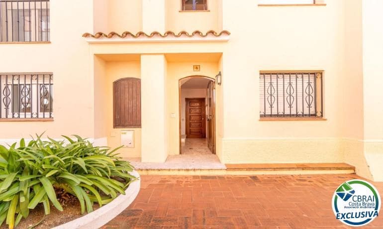 2 slaapkamer Appartement te koop in Empuriabrava met zwembad - € 185.000 (Ref: 10180771)