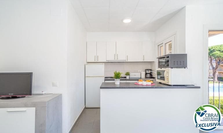 2 slaapkamer Appartement te koop in Empuriabrava met zwembad - € 185.000 (Ref: 10180771)