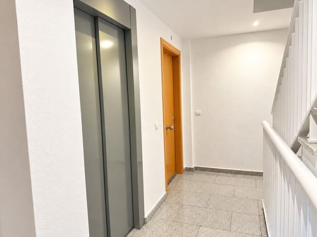 1 soveværelse Lejlighed til salg i Roses med garage - € 190.000 (Ref: 10183061)