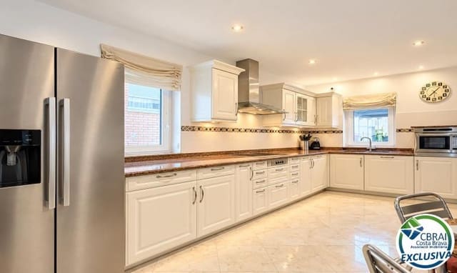 2 camera da letto Casa in vendita in Empuriabrava, Castelló d'Empúries con garage - 490.000 € (Rif: 10187262)