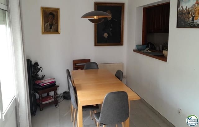 Chalet de 4 habitaciones en Empuriabrava, Castelló d'Empúries en venta con piscina garaje - 349.000 € (Ref: 8663716)