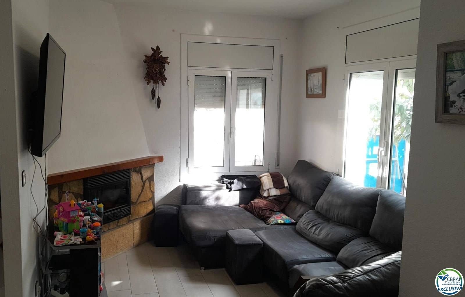 Chalet de 4 habitaciones en Empuriabrava en venta con piscina garaje - 349.000 € (Ref: 8663716)