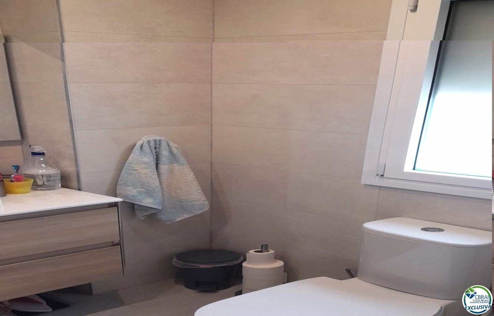 Chalet de 4 habitaciones en Empuriabrava en venta con piscina garaje - 349.000 € (Ref: 8663716)