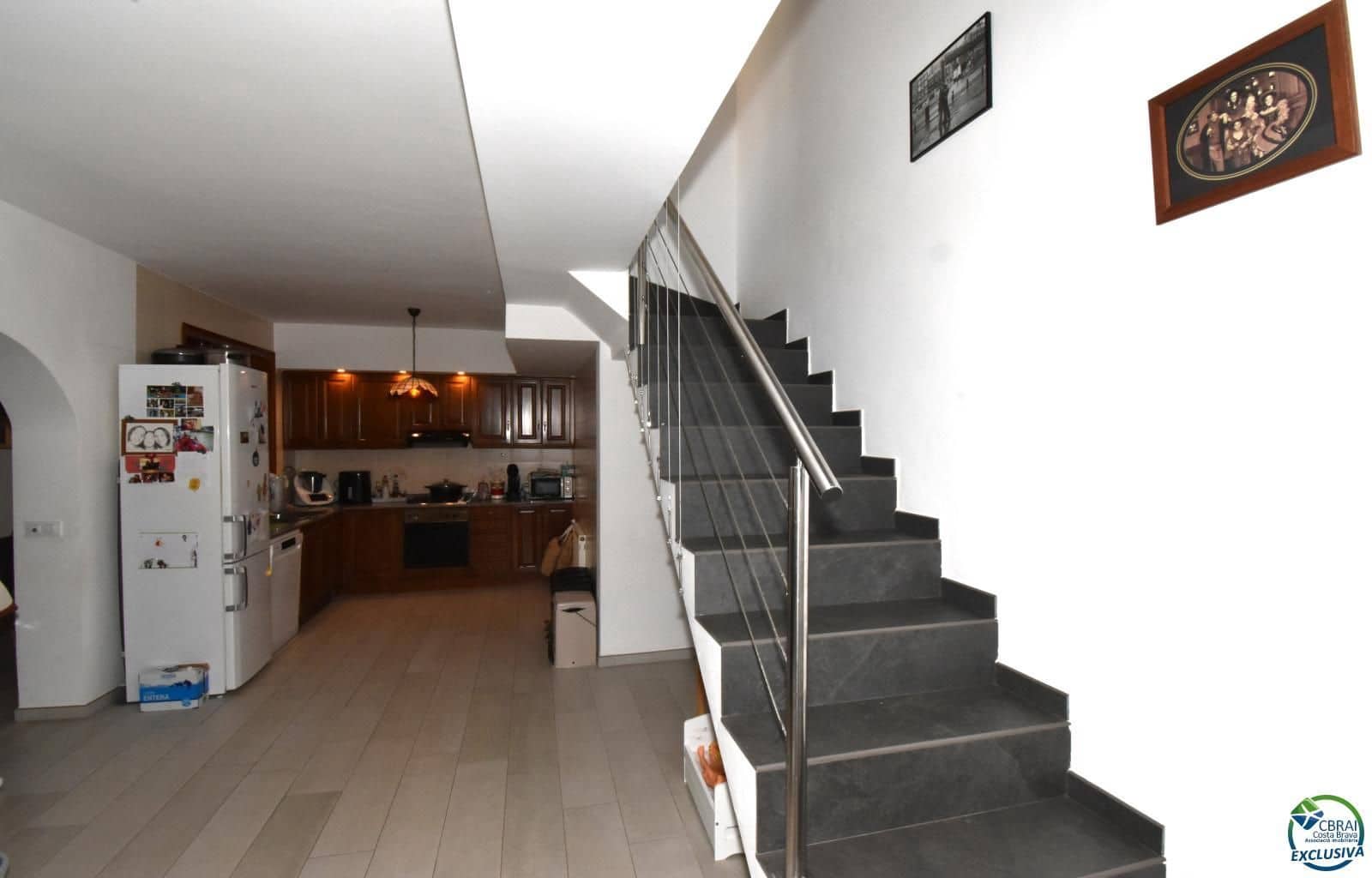 4 Zimmer Villa zu verkaufen in Empuriabrava mit Pool Garage - 349.000 € (Ref: 8663716)