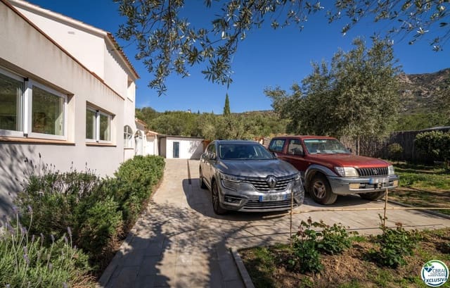 3 bedroom Villa for sale in Palau-saverdera with pool garage - € 890,000 (Ref: 8663719)